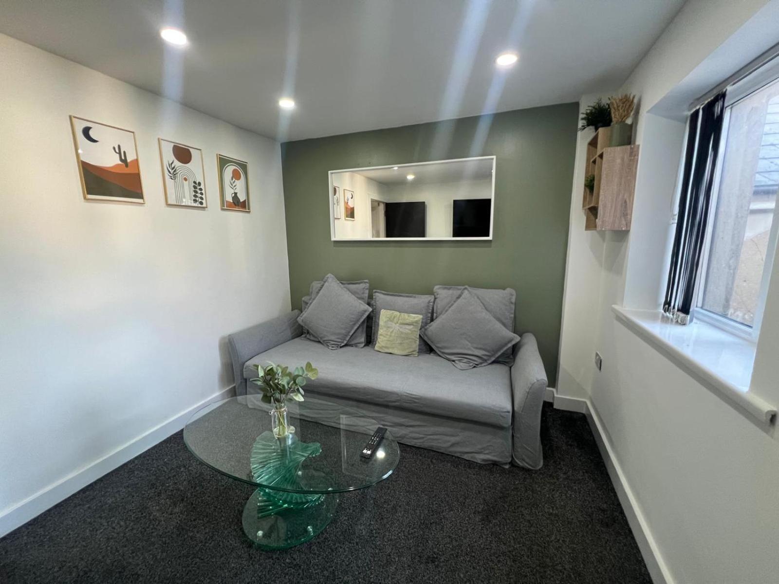 Apartment Centre Location! For Business And Leisure! 5/6 Guests *